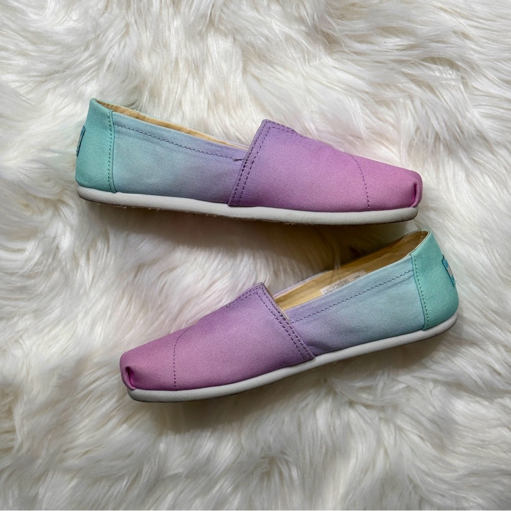 Pastel Toms (size 5)